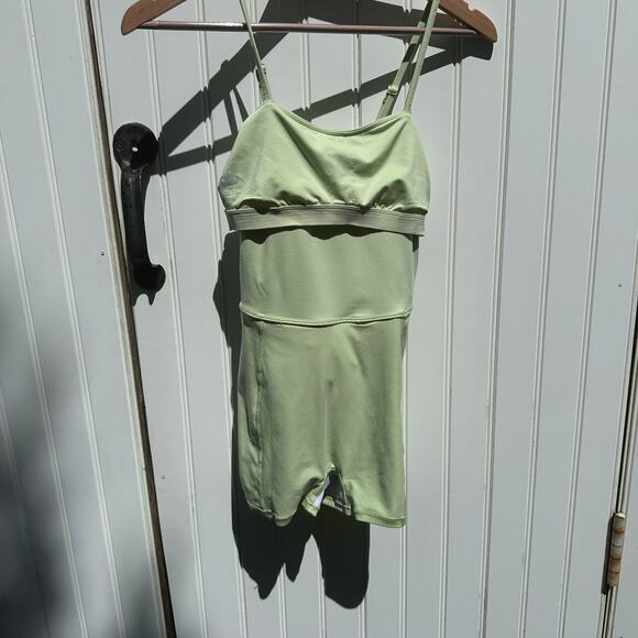 Alo Yoga Alosoft Courtside Tennis Dress Iced Green Tea Size XS EUC Extra Small - Picture 7 of 16